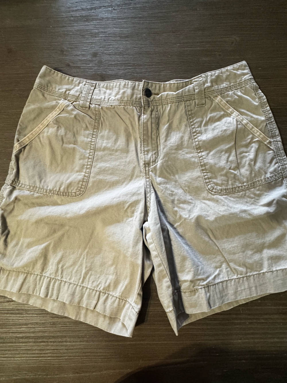 Casual Relaxed Fit 8 inch Light Khaki Utility Shorts